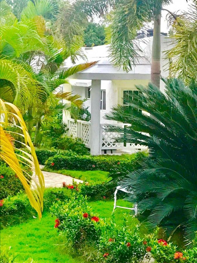 Daymond Blue Tropical Lodge Barahona Exterior photo